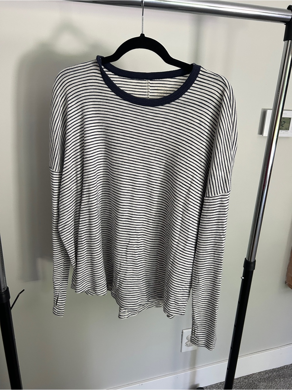 Striped Long-Sleeve Crewneck Shirt - Navy/White